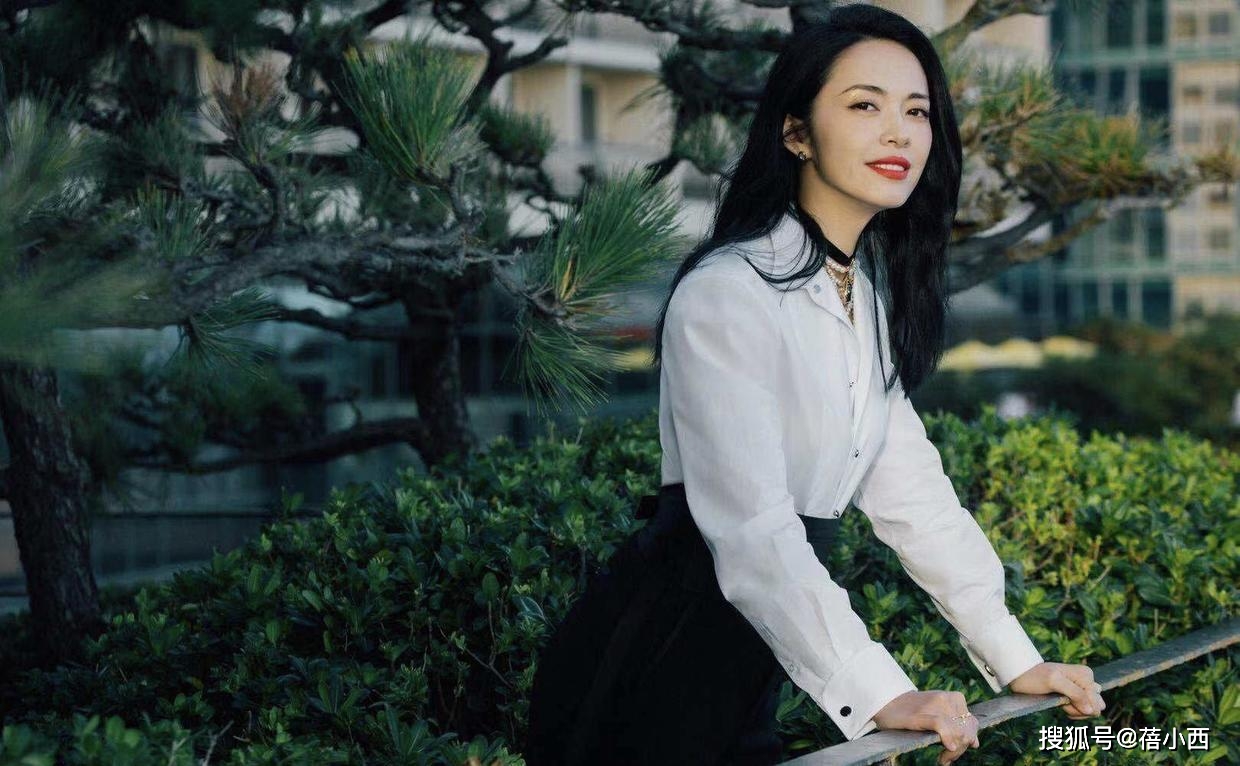 下半身|姚晨的穿搭才叫高级，白衬衫配高腰西装裤，40+女人可直接照穿