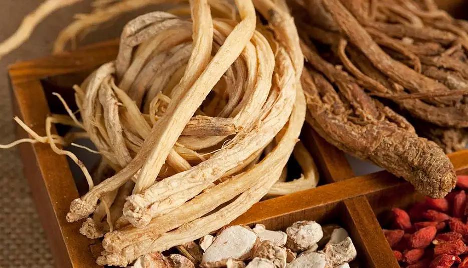 症状|肝病人群请注意：肝脏开始变硬时，身体多处会露出马脚，别耽误了