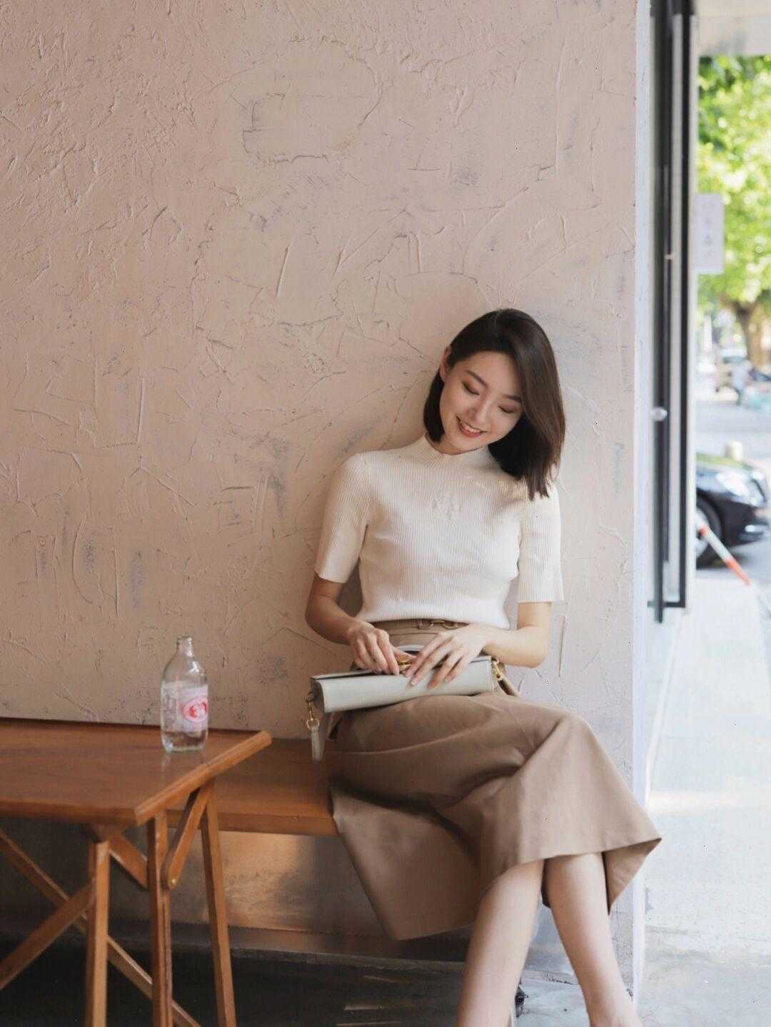 小个子|初秋，穿白衬衫搭配西装裤，小个子女生也能显高显瘦，漂亮大气