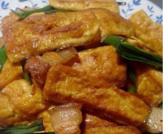 炒鸡块放豆腐 881593332d334f9f9ddb5630dc67832b.jpeg