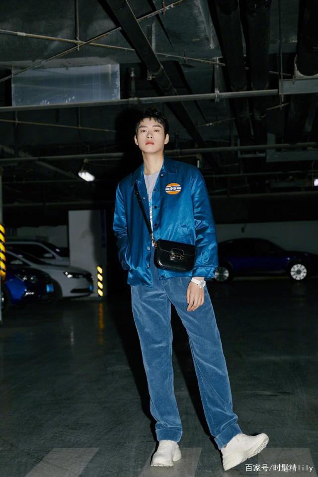 应用率|只要长得帅哪都是T台,魏大勋“复古风”太成功,看着就有大片感