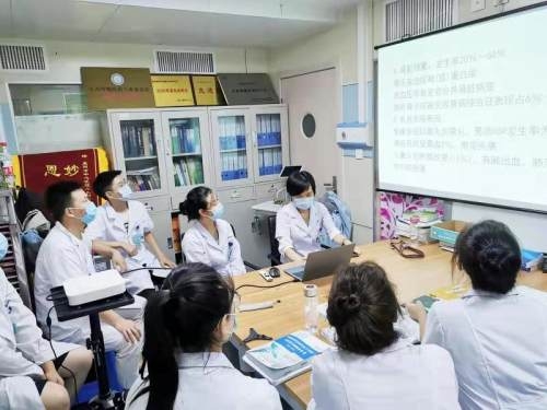 传播|“亲吻病”被误以为化脓性扁桃体炎，7岁男童这下终于确诊