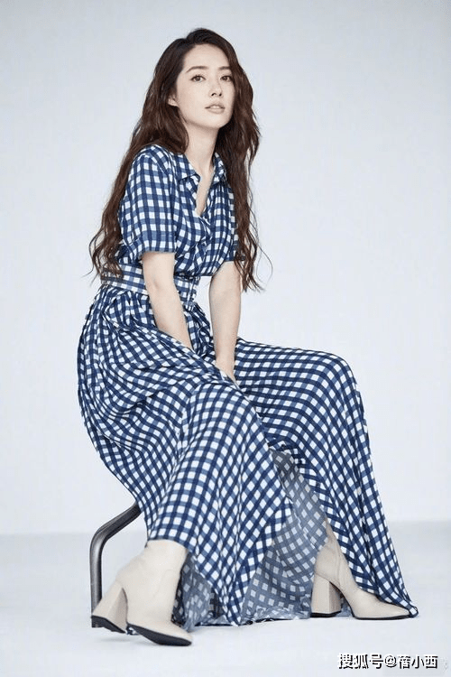 郭碧婷|郭碧婷难怪能嫁入豪门，穿卫衣配牛仔裤走机场，气质就这么惊艳