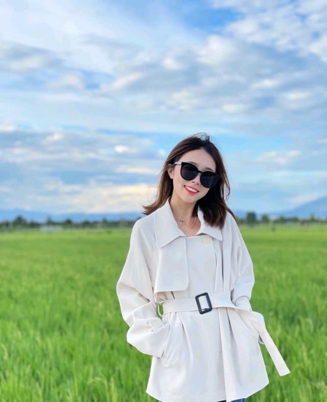 卫衣|女生就该美美的，日常穿搭也要穿出高级感，才能展现出自身的魅力