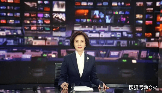 事业|60岁徐俐上山摘栗子！拿超长竹竿姿势滑稽，穿短裤小腿肌肉发达