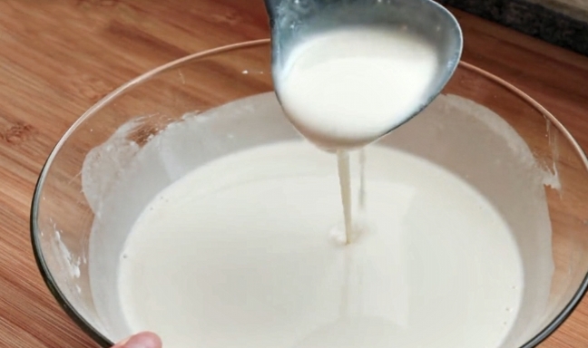 葱花|入秋后，学会早餐此做法，锅中一烙暄软劲道，10分钟端上桌