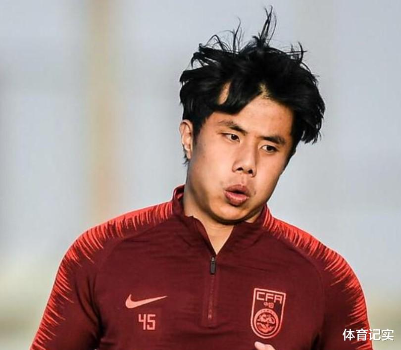 日本媒体表示最怕归化球员,李铁却不用归化球员当先锋_国足
