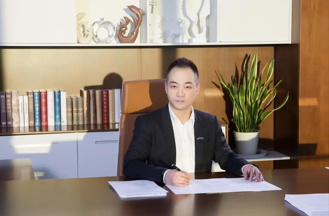 福建晋江第一家a股上市公司80后成为新掌门年营收1049亿
