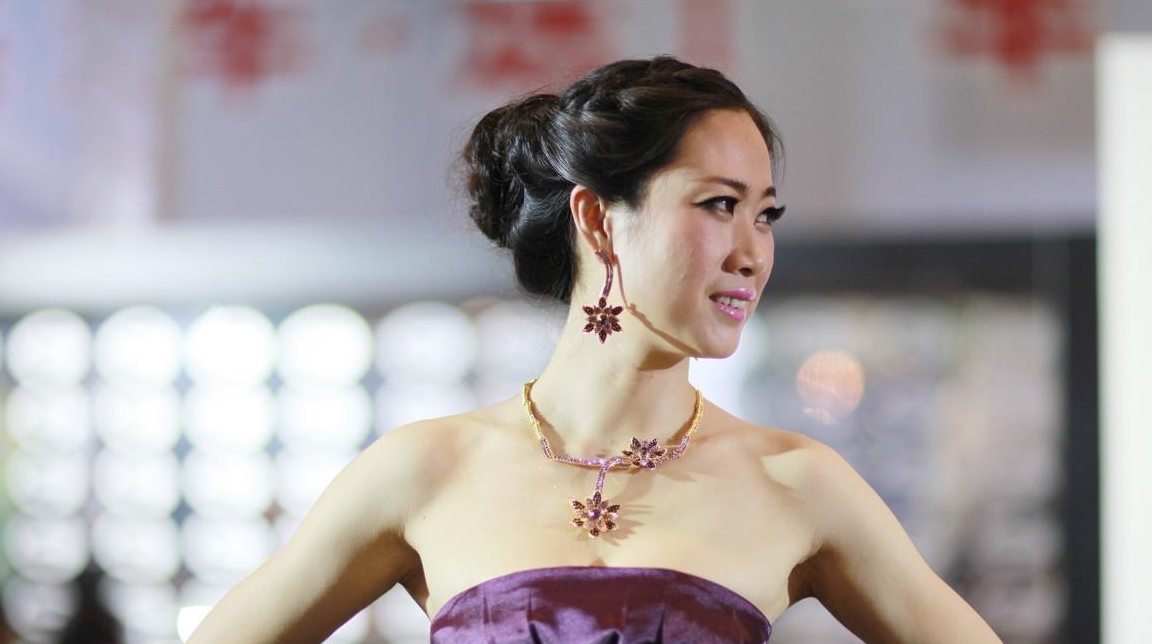 因为|16年后,芙蓉姐姐归来,果然瘦了气质就好了!「附减肥餐单」