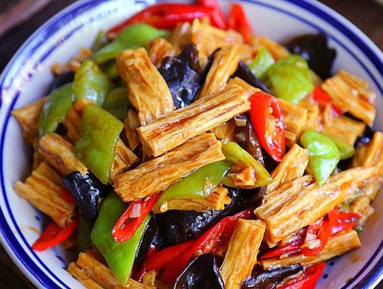 木耳烧腐竹