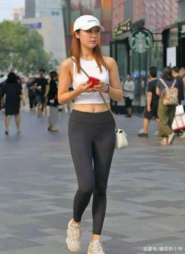 短裤|清新别致的打底裤轻松穿出青春活力，散发高雅气质，帅气随性