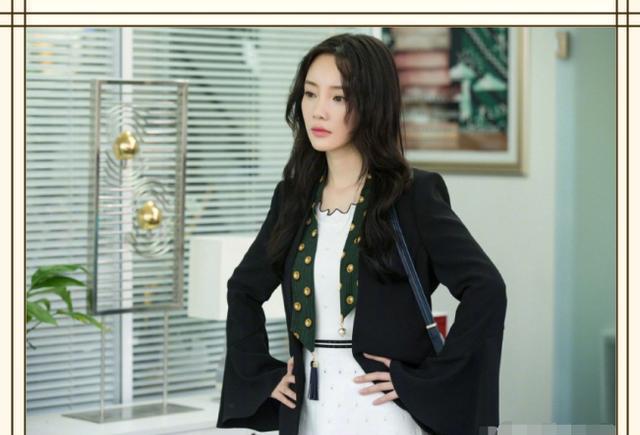 职场|李小璐低调晒剧照,8套职场look又攻又美,网友:彻底圈粉啦!