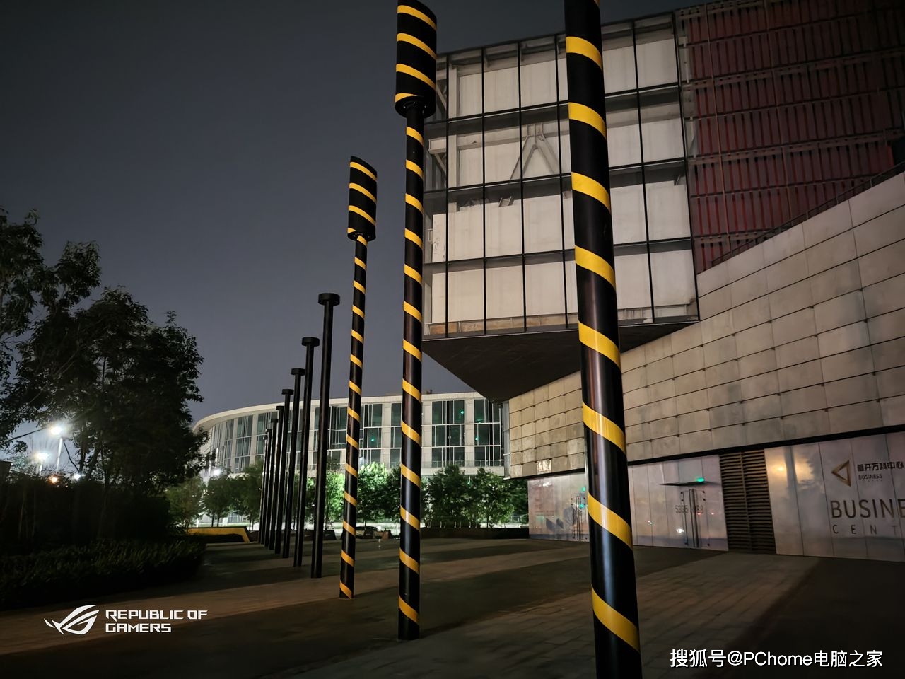 评测|腾讯ROG游戏手机5s Pro评测：无压力跑元神的次时代游戏神器