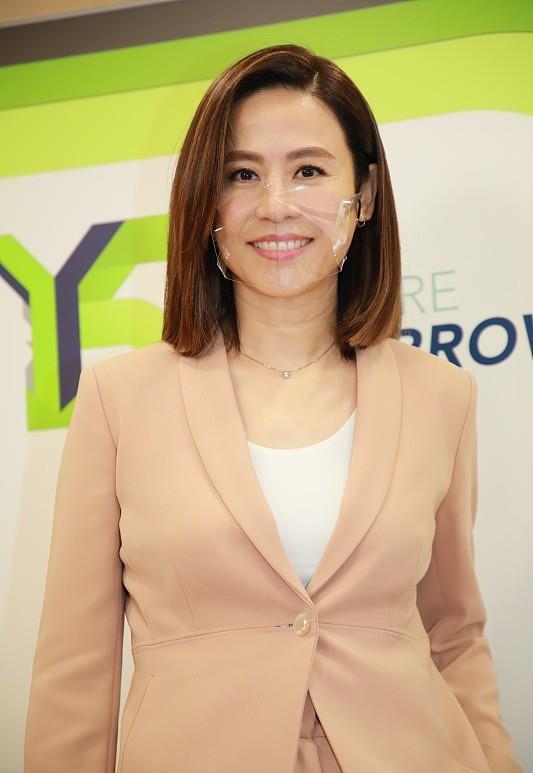 颜色|宣萱还是那么美，虽然戴透明口罩有点奇怪，但气质还是年轻的