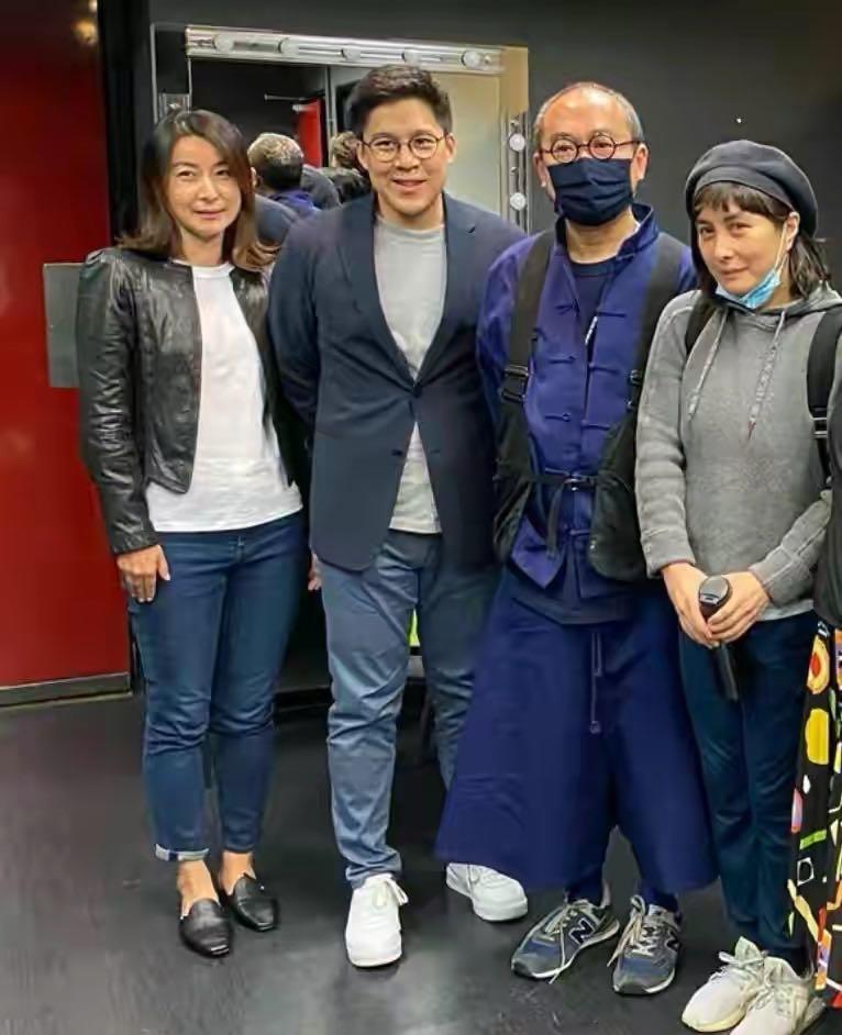 郭晶晶|郭晶晶为婆婆庆生！63岁港姐婆婆穿得比儿媳嫩，霍家三兄弟齐上阵