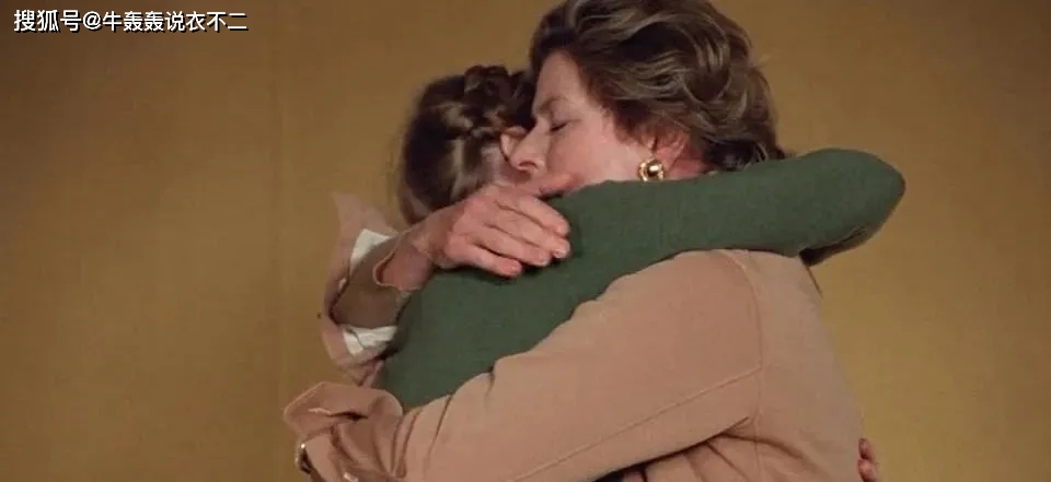 都靠|都靠这些颜色,拯救了我不想穿黑白灰的秋天