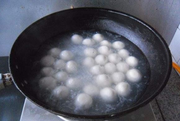 因为|煮汤圆要不要加水?早餐大爷偷偷透露,难怪汤圆总是半生不熟