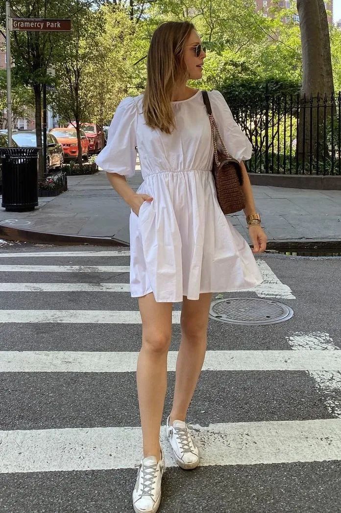 运动鞋|今夏“裙子＋运动鞋”这样穿，真好看！