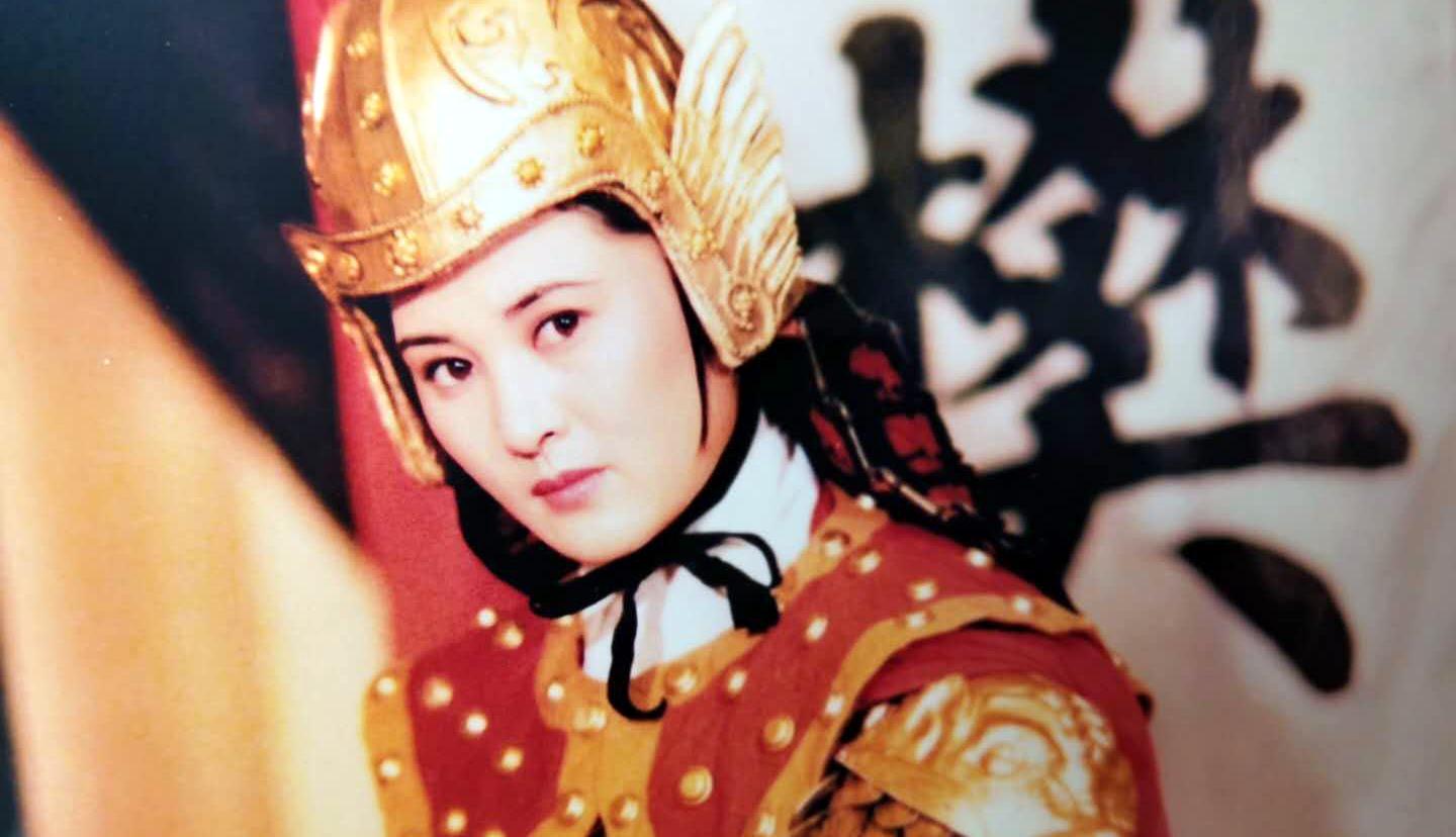 红极一时的王菁华与知名男星分手后49岁仍未婚