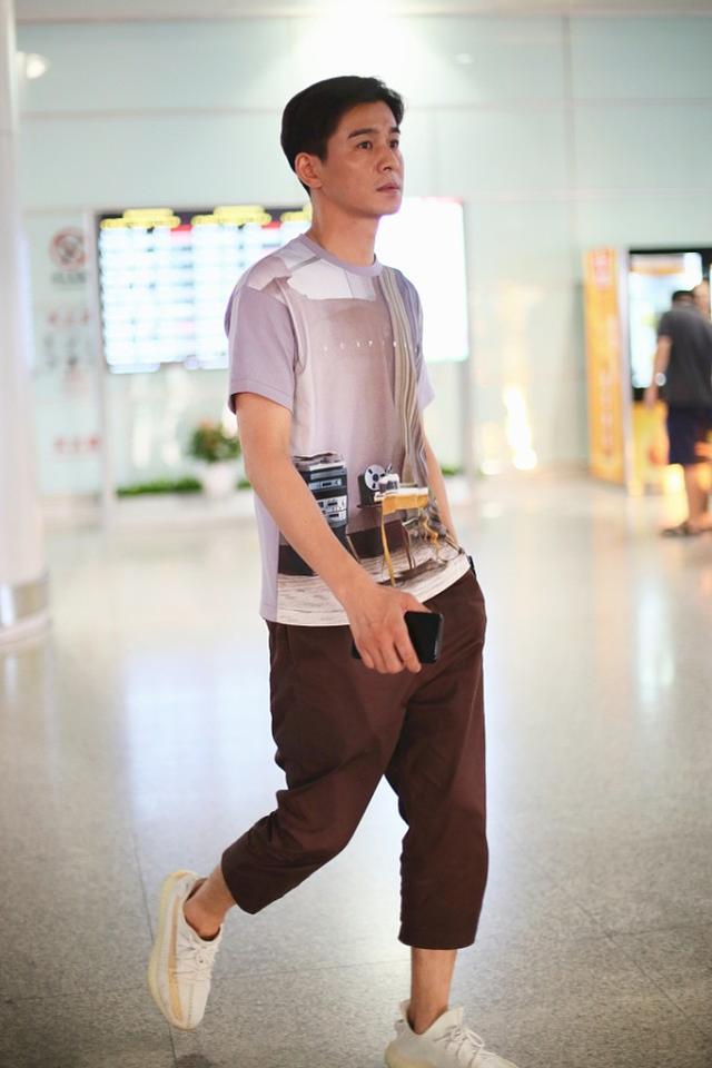 男生|乔振宇老态明显，但身材依旧很有型，休闲装都能穿出时尚感