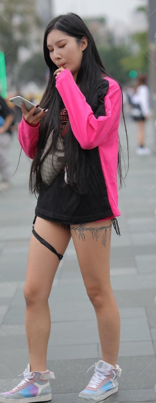 颜色|青春时尚的瑜伽裤装扮,穿出成熟的美感,微胖身材