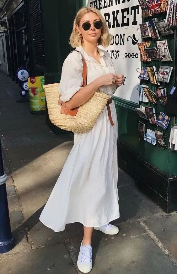 小白|今夏“裙子+运动鞋”这样穿,就是美得不一样!