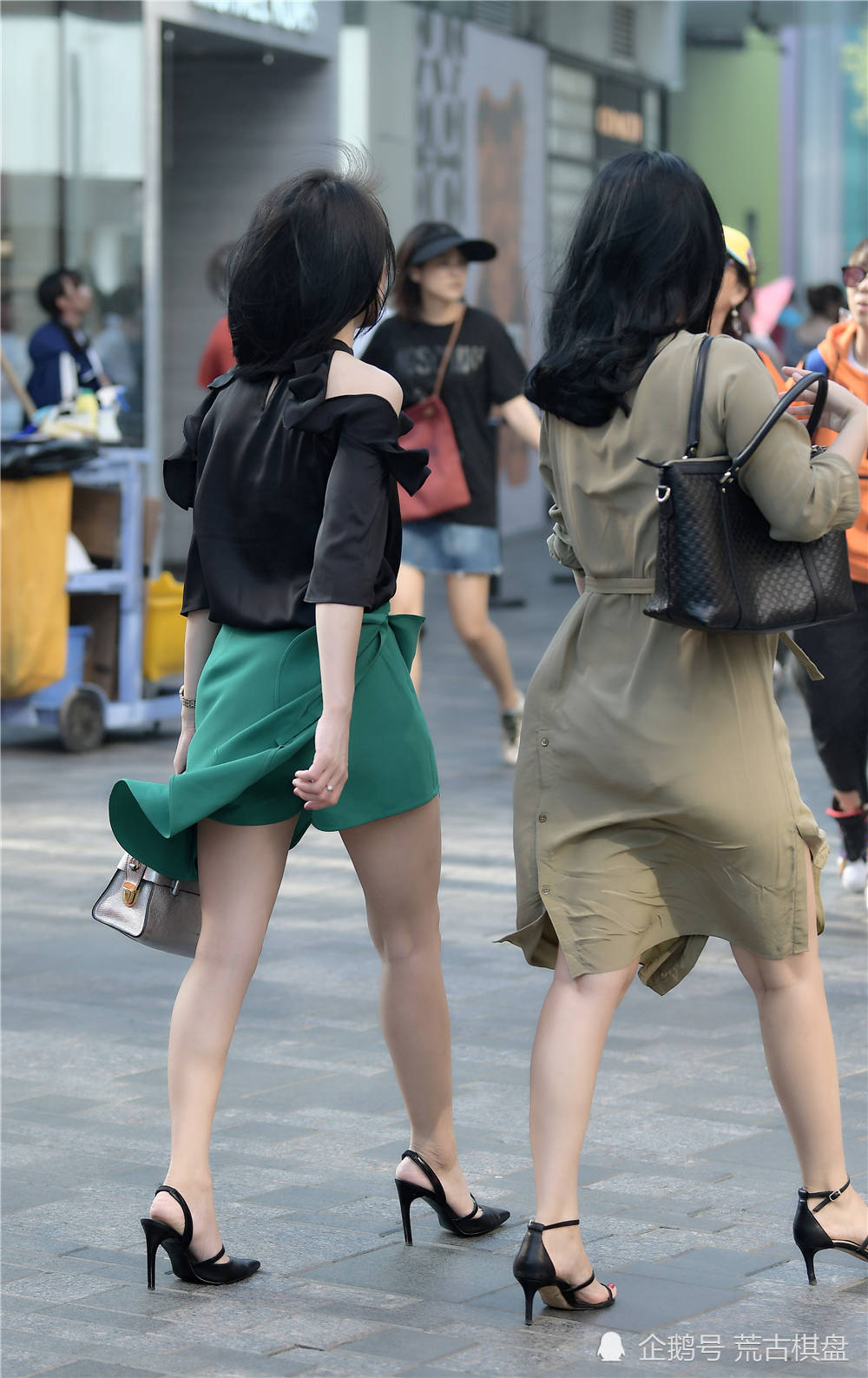 设计|和姐妹一起逛街，要搭配高跟鞋，选择不同的细跟款式更好