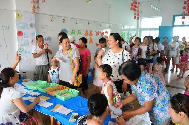 经济|公立幼儿园和私立幼儿园哪个好？在一年级可看出差距，幸好没选错