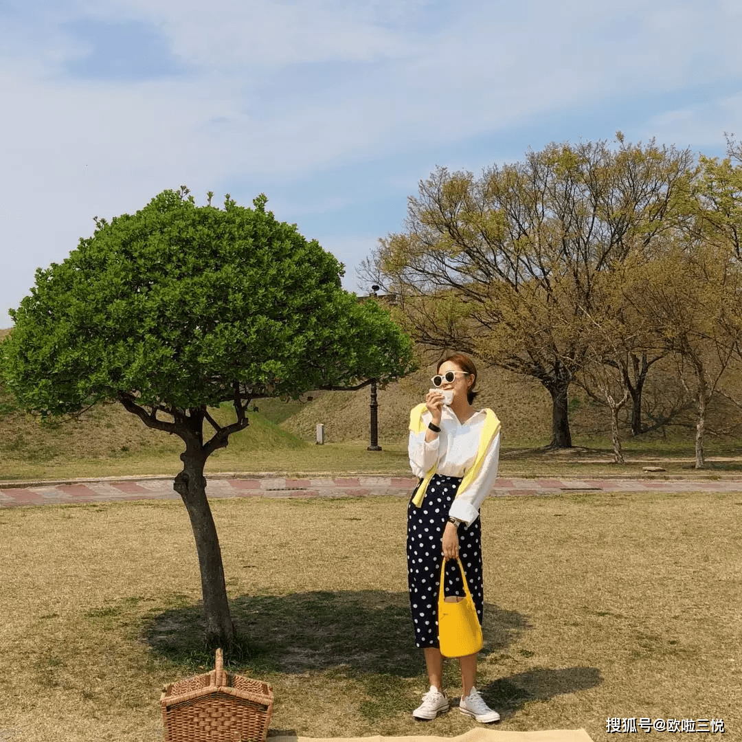 衬衫 女生的“纯欲风”衬衫穿搭