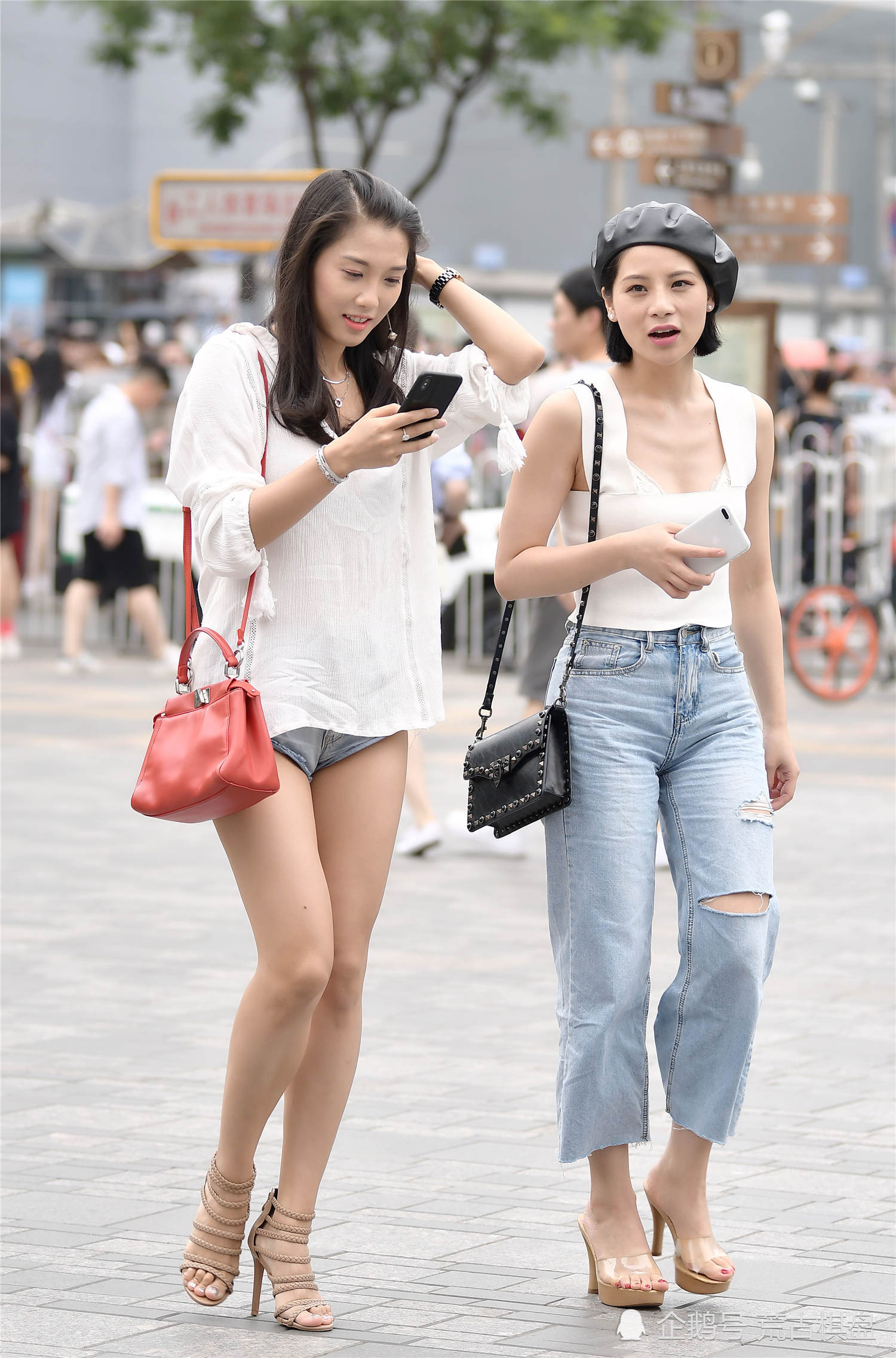 高跟鞋|和姐妹一起逛街，穿着高跟鞋，你会选择什么款式呢？