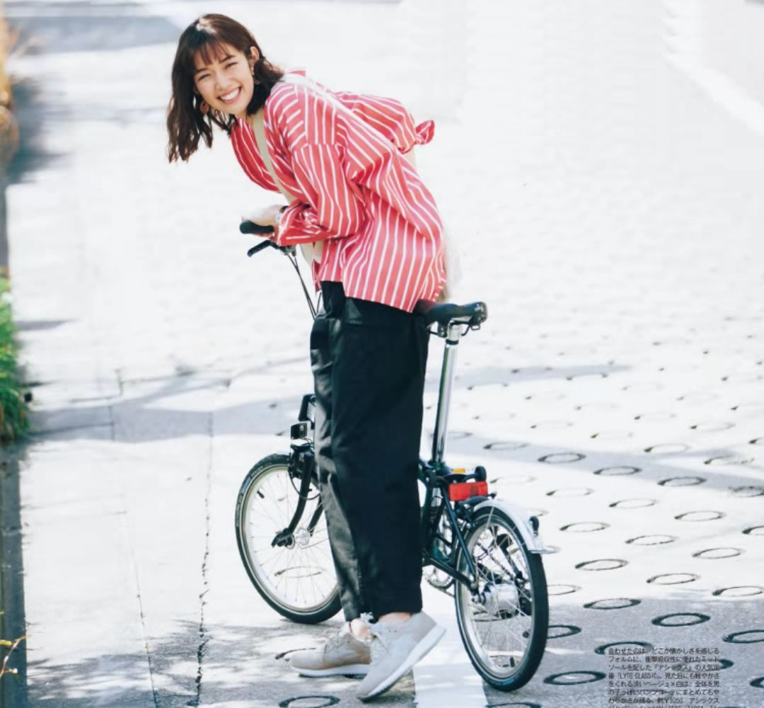 色调|“我”最会穿休闲鞋!运动鞋的夏日“分寸”穿搭,2个要点全解决