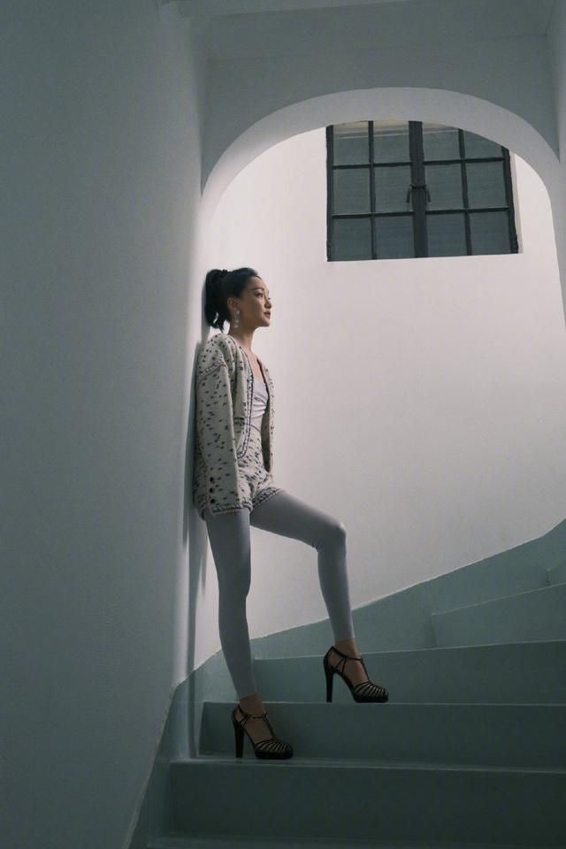 模板|周迅人美又会穿，真是小个子的穿搭模板，中年+这样穿减龄显年轻