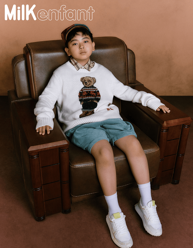 时尚|周涛带着别人家的孩子拍杂志，美颜开过度了，五官妖艳少了高级感