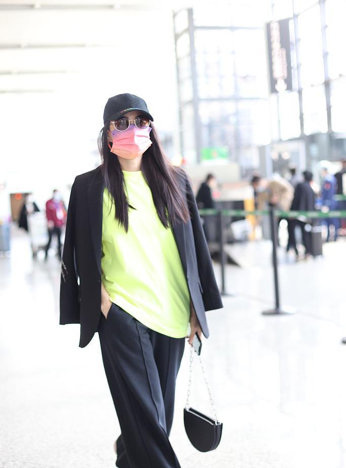 服装穿搭视频怎么拍吸粉 3ee9f850aab44e9fa828457ef696adcb.jpeg