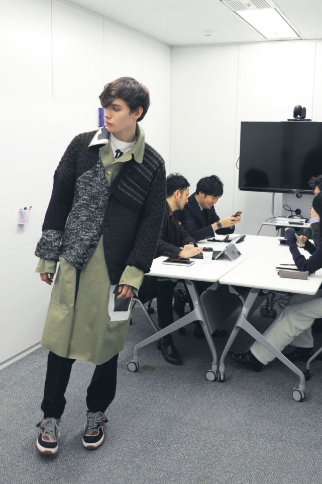 列车|京急列车上走时装秀，KOLOR不求震撼天桥，只求在生活中留下印象