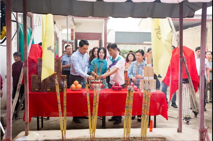 上农村|电影《青春梦幻之穷小子的幸福》开机仪式在焦作武陟举行！记者王春雷