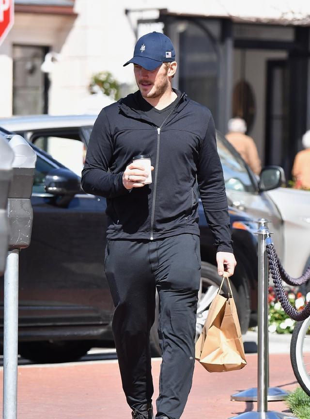 电影|酷！银河护卫队加入《雷神4》电影，星爵和雷神展开场外健身较量