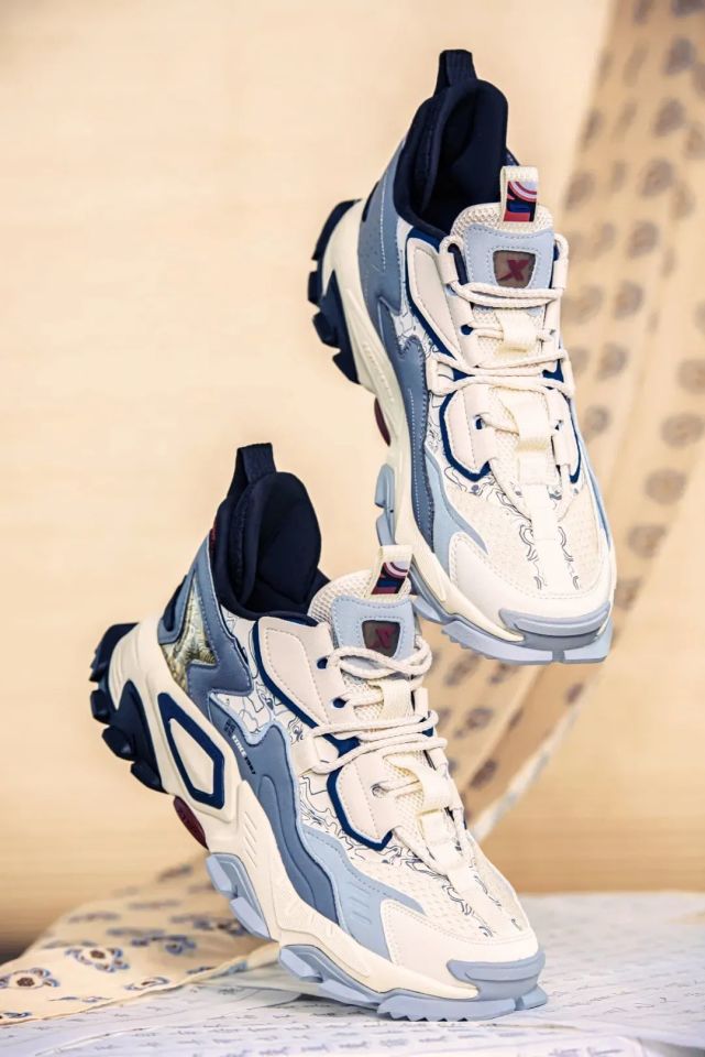 系列|迪丽热巴同款来袭?!梨园的OOTD「潮鞋柜」大起底,重磅新鞋发售曝光!