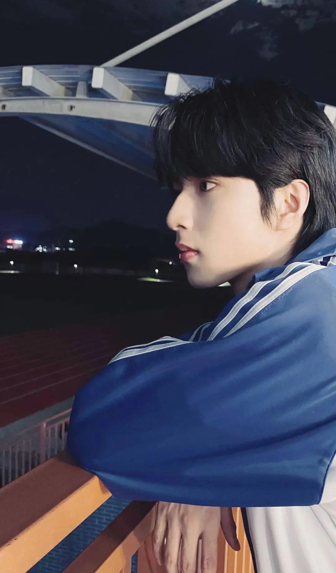 校园小说里走出来的男明星们