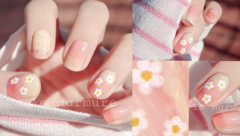 花瓣|林允孟佳都爱上了手绘美甲?法式小花优雅迷人,晕染花瓣质感爆棚