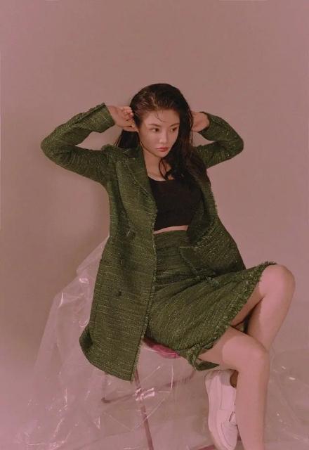 风衣|徐冬冬太会穿,一袭嫩粉长裙尽显优雅气质,轻奢搭配暴露真实身材