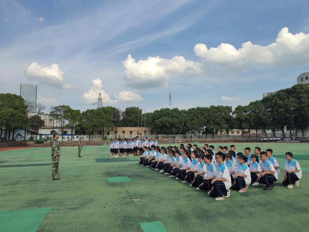 乘風破浪遇見更好的自己湘潭市第三中學2021年秋季國防教育活動簡報