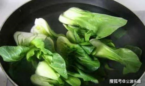怎么炒青菜颜色好看 f490aa10608f44d08d36e11458d4cd4c.jpeg