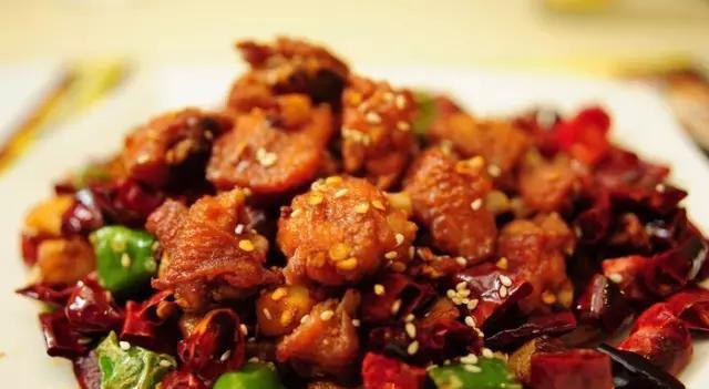 哪里可以学习正宗辣子鸡 fec8e1b4c44f4460b8f7377c9845636c.jpeg