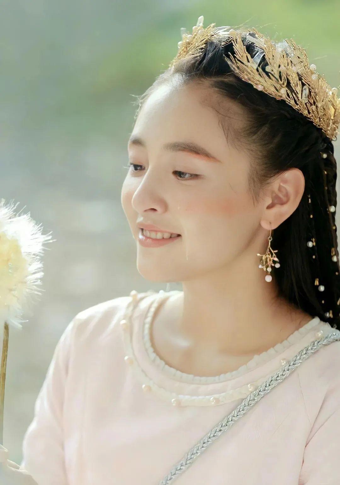 脖子|“仪态差劲”的7位明星，现代装时有多好看，演古装时就有多拉胯