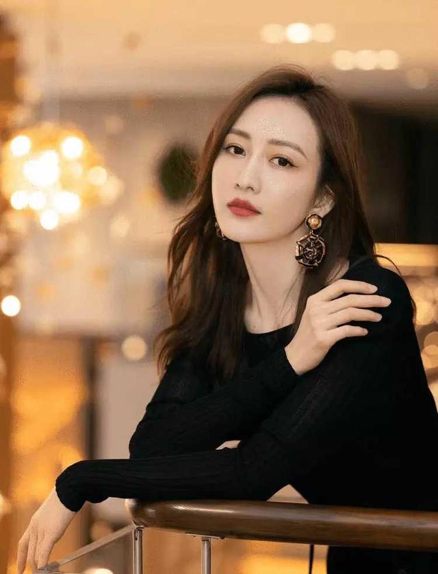 王鸥何九华最近消息 0793682b4dae43a5986707548d0162d3.jpeg