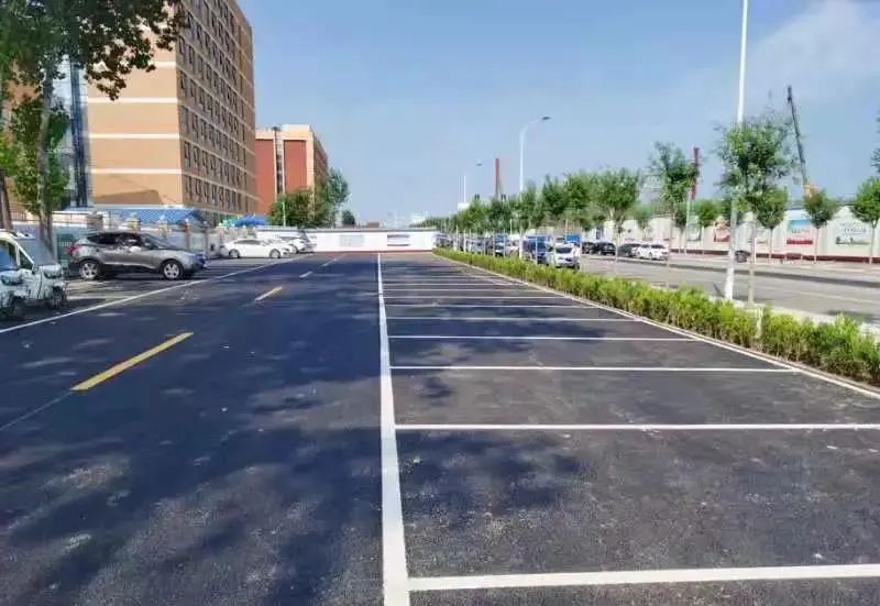 顺义这学校门口,一下子"挤出"274个免费停车位_停车场