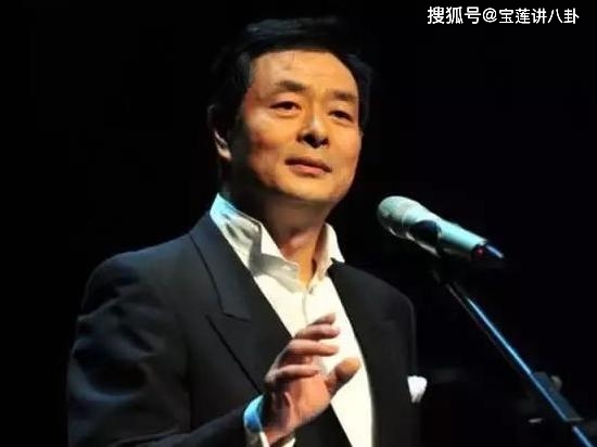 他是国家一级演员 幼年残疾 不断努力才获得成功 今天 没有自嘲的戏
