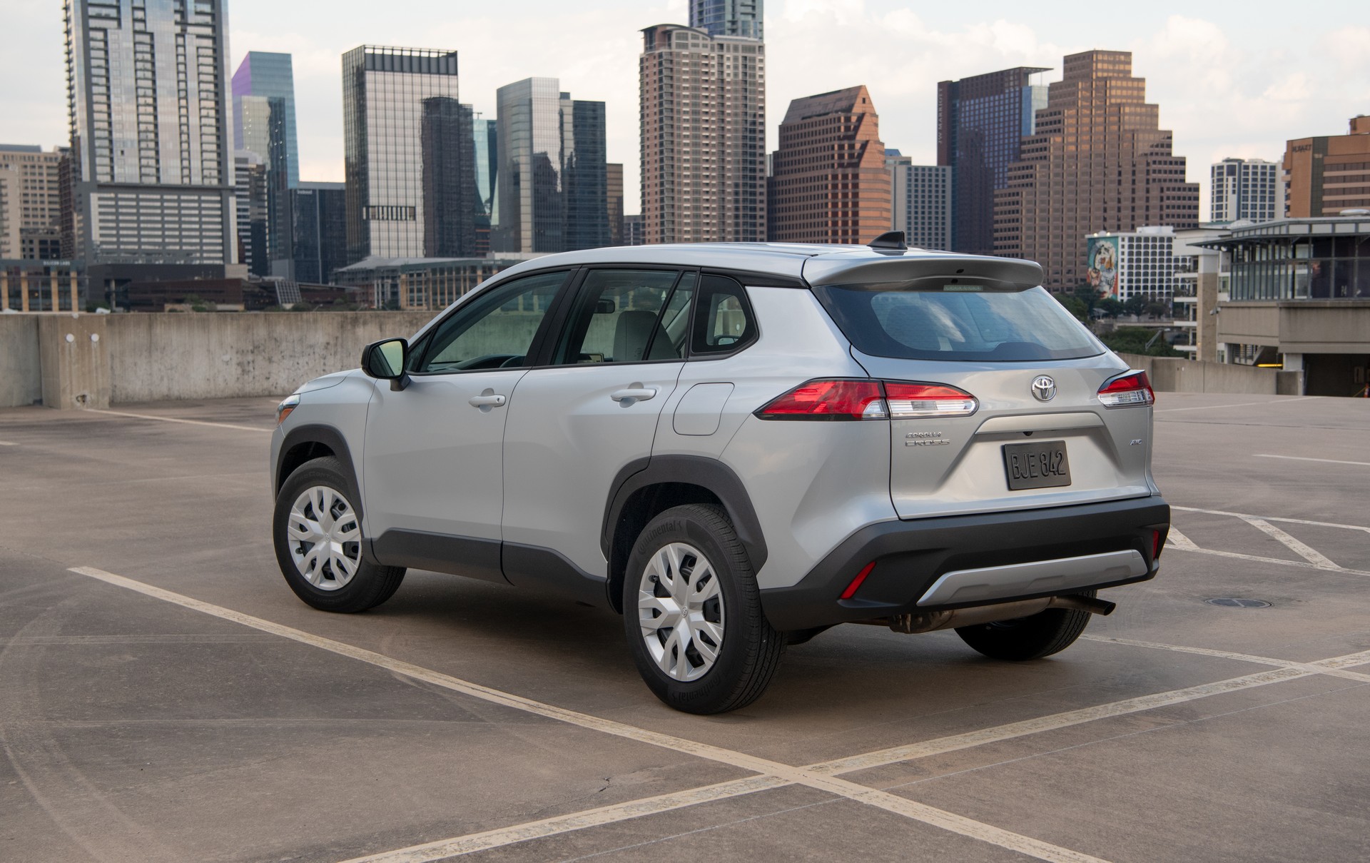 约合人民币143万17万丰田卡罗拉cross海外售价公布或于明年引入国内