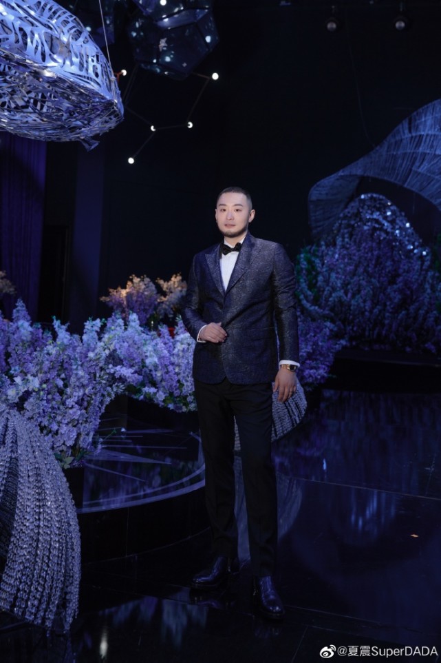 创1选手江璟儿与sdt老板夏震结婚,婚礼现场俩人甜蜜拥吻,超幸福_老公